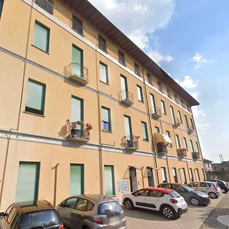 10' Da Malpensa & 1' Dalla Stazione TreniShuttle Apartment Somma Lombardo Exterior photo